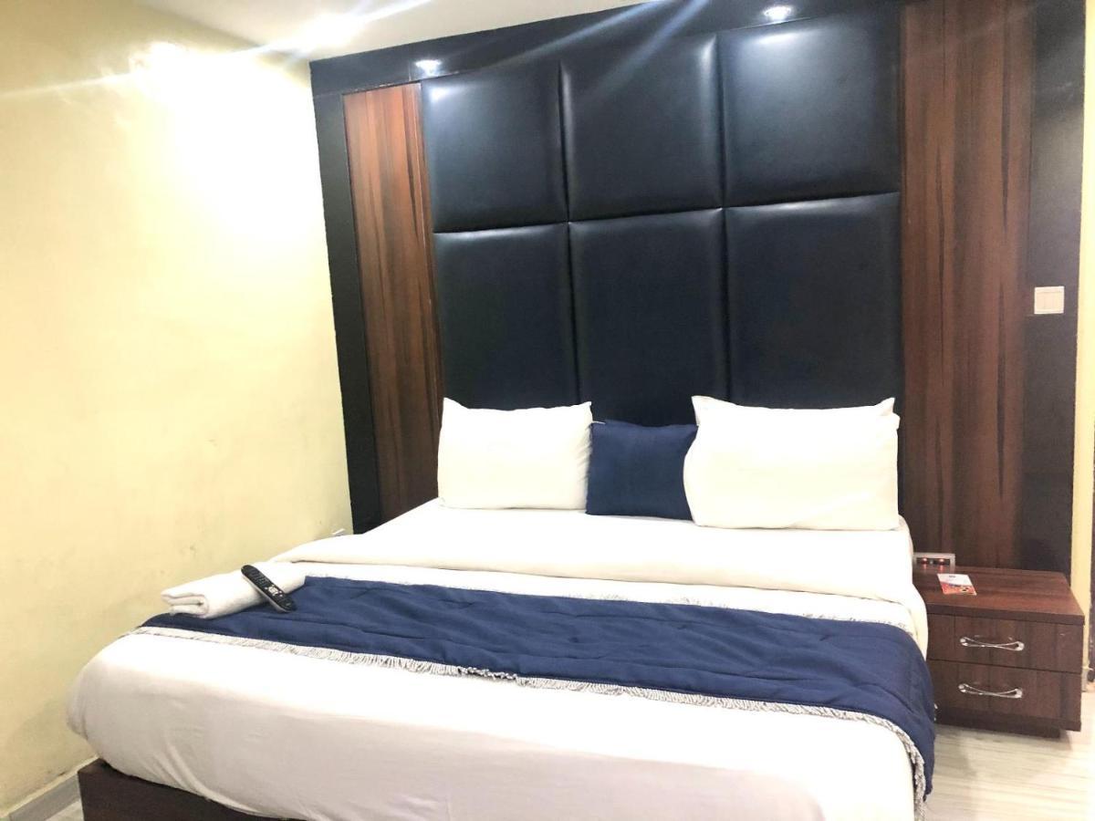 Six Diamond Hotel Ikeja Exteriér fotografie